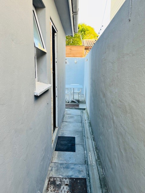 To Let 1 Bedroom Property for Rent in Table View Western Cape